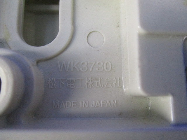 小型接地2P30A角型コンセント National WK3730