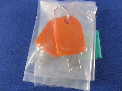 防雨薄型コンセントガードプレート3コ用(ホワイトシルバー) WTF7983