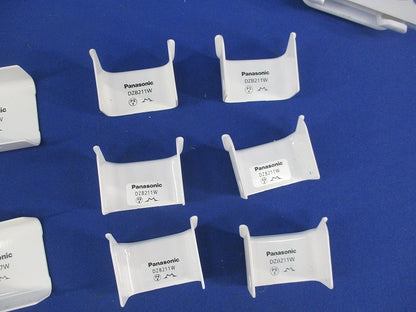 メタルモール用ブッシングB型混在(8個入)(ホワイト)(キズ・汚れ有) DZB211W他