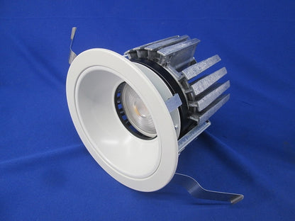 LEDダウンライトφ125(温白色)(キズ・汚れ有) LZD-92325AWF