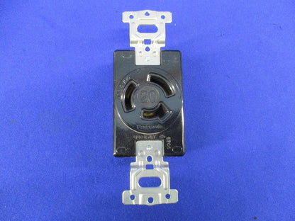 引掛埋込コンセント(3個入)(キズ・汚れ有) WF2320K