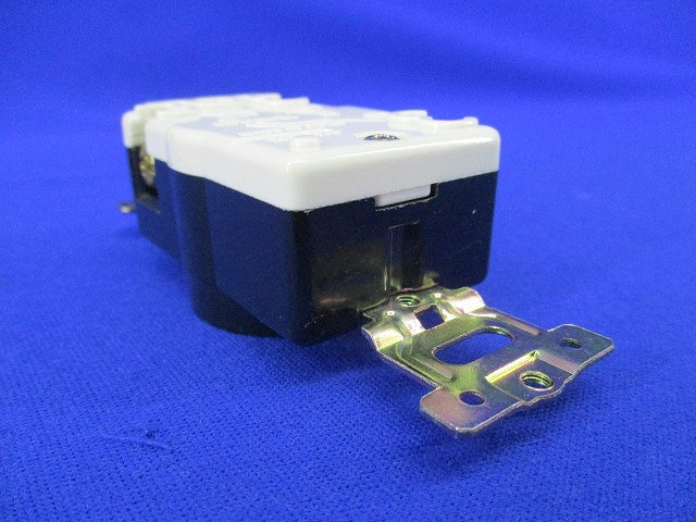 引掛埋込コンセント(4個入)National WF2315K