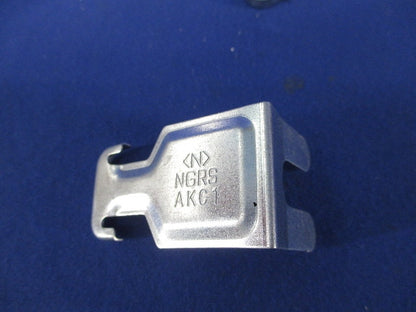 二重天井用金具 Mバークリップ(60個入) AKC1