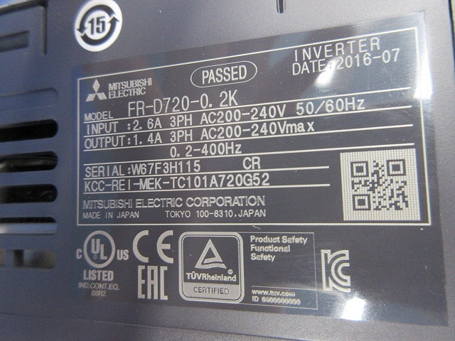 汎用インバータ(撮影のため開梱) FR-D720-0.2K