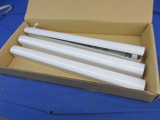 LED照明器具(3本入) TRM550WWD-F1-FPL