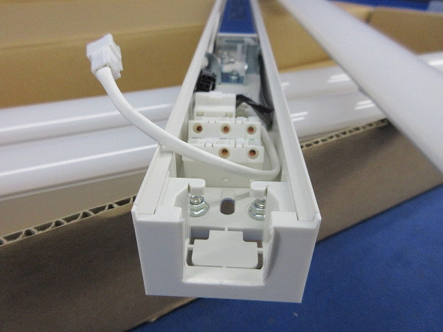 LED照明器具(3本入) TRM550WWD-F1-FPL