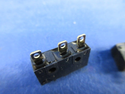 シール型超小形基本スイッチ(10個入) D2SW-01H