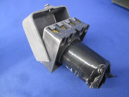 EEスイッチ(端子式)箱違い EE8020