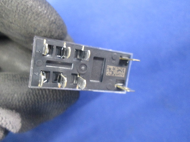 ミニパワーリレーソケットセット(2セット入)(キズ・汚れ有) G2R-2-SN+P2RF-08
