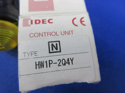 照光押ボタンスイッチ(丸形・平形・モメンタリ形・黄) HW1P-2Q4Y