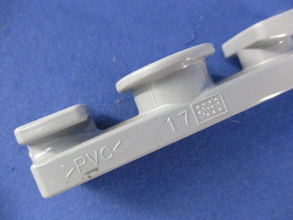引込線引留具(48個入)(キズ・汚れ有) PVC17