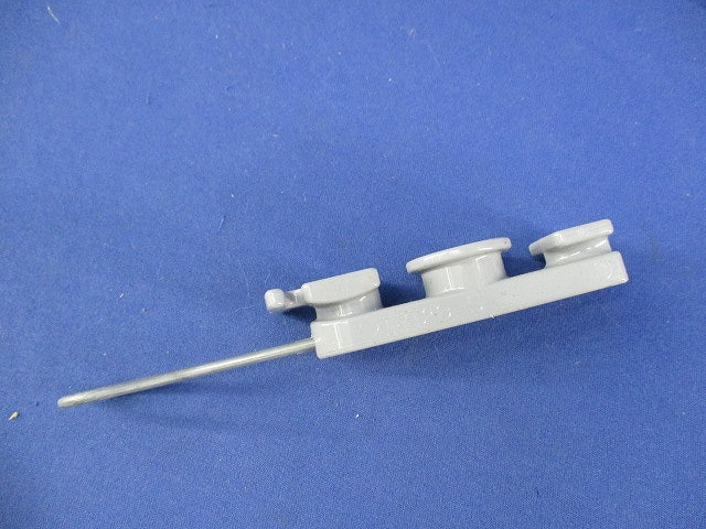 引込線引留具(48個入)(キズ・汚れ有) PVC17