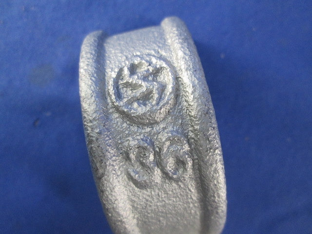 金属製サドル(電線管用片サドル) 36