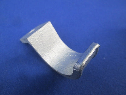 金属製サドル(電線管用片サドル) 22