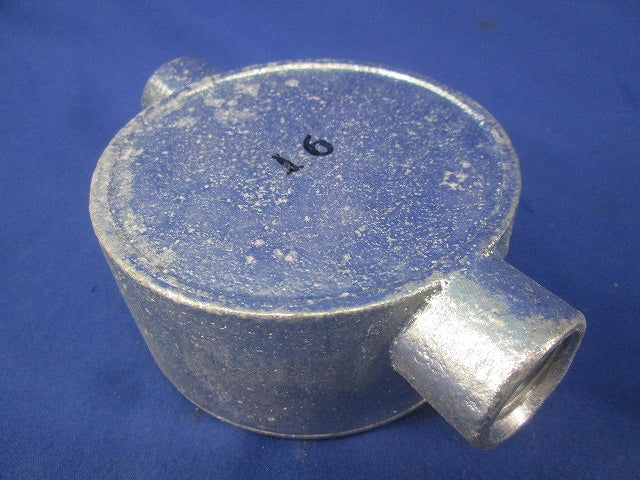 アウトレットボックス(丸型2方出)2個入(亜鉛)キズ・汚れ有 16