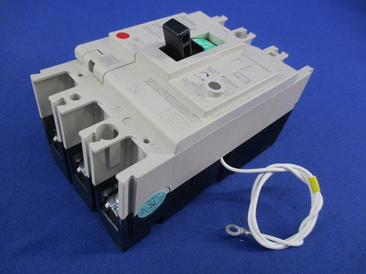 ノーヒューズブレーカ3P30A(単3中性線欠相保護付) NF63-NCV