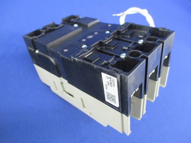 ノーヒューズブレーカ3P30A(単3中性線欠相保護付) NF63-NCV