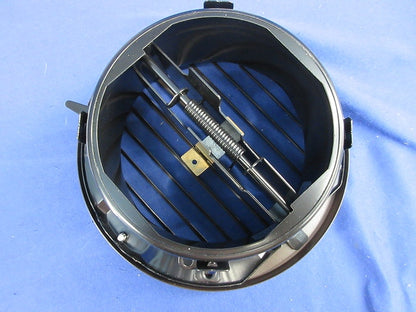 軒天用ベントキャップ(茶)(撮影のため開梱) VB-FE100SAZ2HT