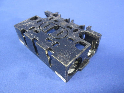 住宅用スイッチボックス(17個入)(キズ・汚れ有) DM82100