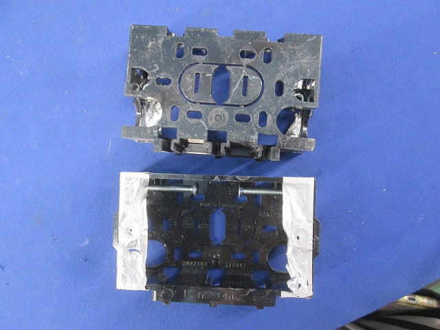 住宅用スイッチボックス(17個入)(キズ・汚れ有) DM82100