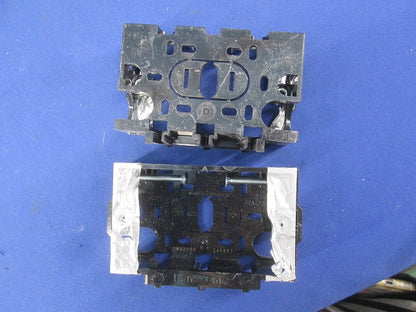 住宅用スイッチボックス(17個入)(キズ・汚れ有) DM82100