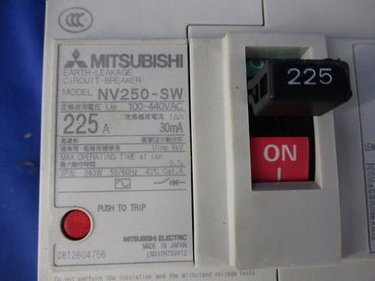 漏電遮断器3P3E225A(ジャンク品) NV250-SW