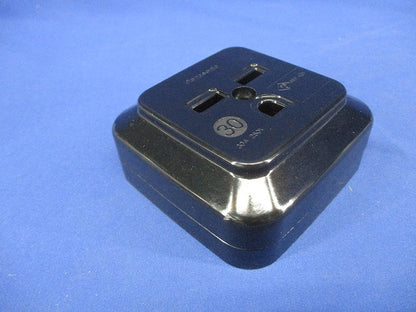 接地2P30A角型コンセント 薄形 ブラック WK36301B