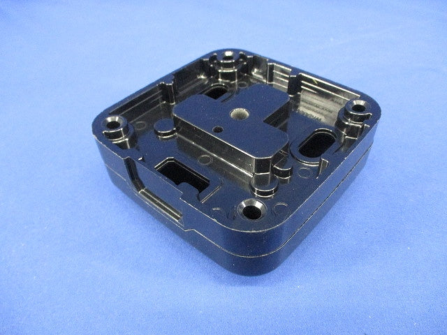 接地2P30A角型コンセント 薄形 ブラック WK36301B