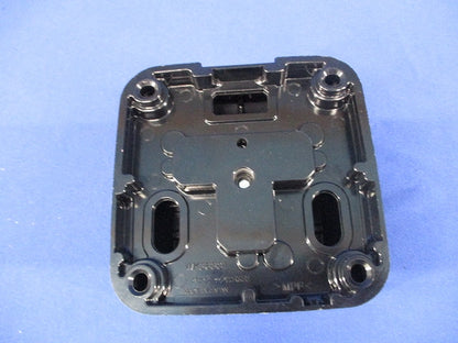 接地2P30A角型コンセント 薄形 ブラック WK36301B