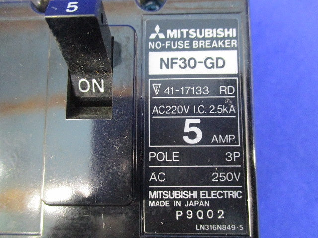 ノーヒューズブレーカ3P5A(ジャンク品) NF30-GD