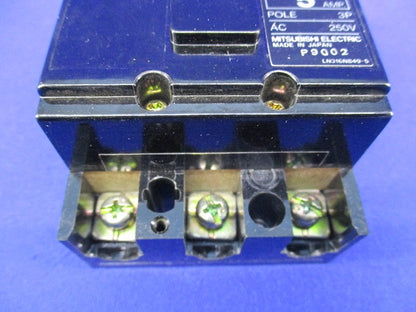 ノーヒューズブレーカ3P5A(ジャンク品) NF30-GD