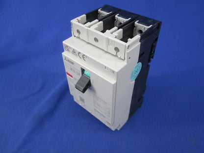 ノーヒューズブレーカー3Ｐ5Ａ(傷・汚れ有) NF32-CVF