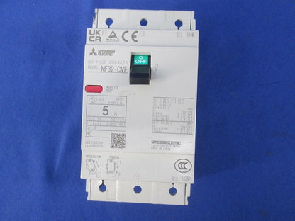 ノーヒューズブレーカー3Ｐ5Ａ(傷・汚れ有) NF32-CVF