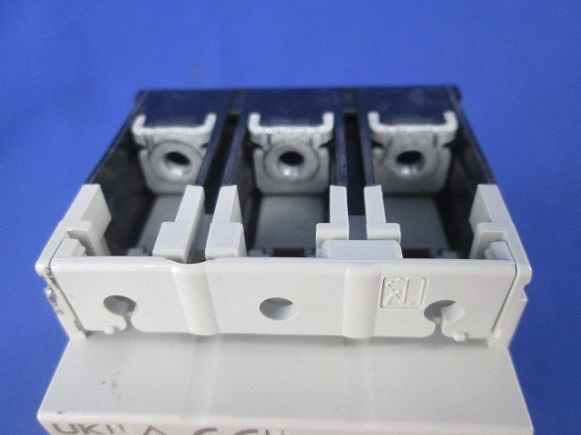 ノーヒューズブレーカー3Ｐ5Ａ(傷・汚れ有) NF32-CVF