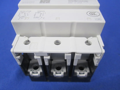 ノーヒューズブレーカー3Ｐ20Ａ(傷・汚れ有) NF32-CVF