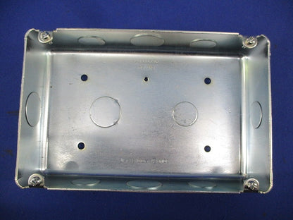 3個用スイッチボックスカバー付 DS4913