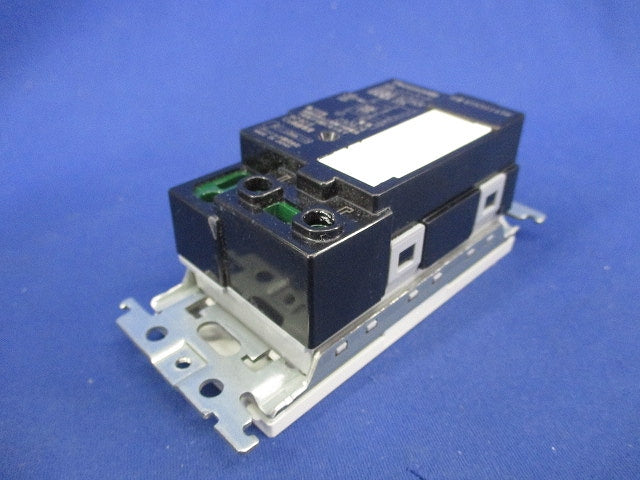 感熱・トラッキングお知らせコンセント 20A250V(ホワイト) WTN35143W