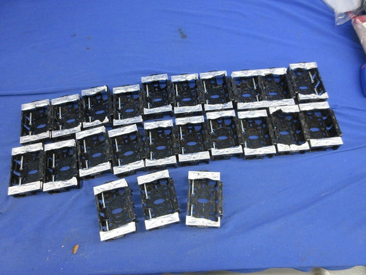 住宅用スイッチボックス(23個入)(キズ・汚れ有) DM82100