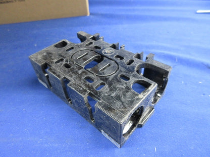 住宅用スイッチボックス(36個入)(キズ・汚れ有) DM82100