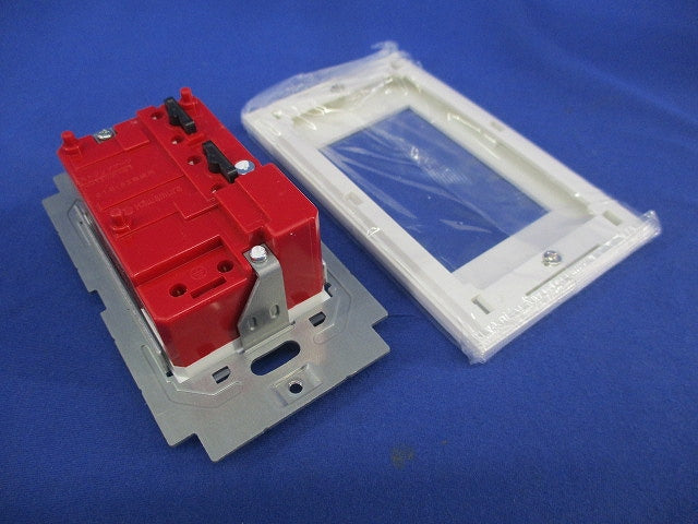 プレトラックコンセント PTC-BA15WE-W