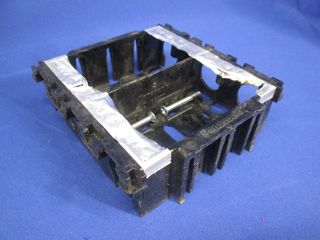 住宅用スイッチボックス2コ用(33個入)キズ・汚れ有 DM80202