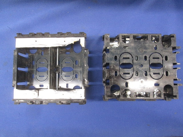 住宅用スイッチボックス2コ用(33個入)キズ・汚れ有 DM80202