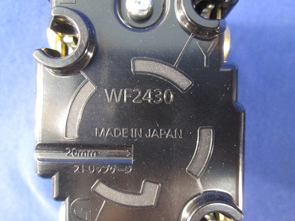 接地3P30A引掛埋込コンセント(3個入) WF2430