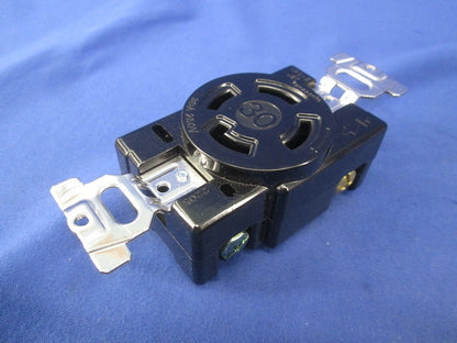 接地3P30A引掛埋込コンセント(3個入) WF2430