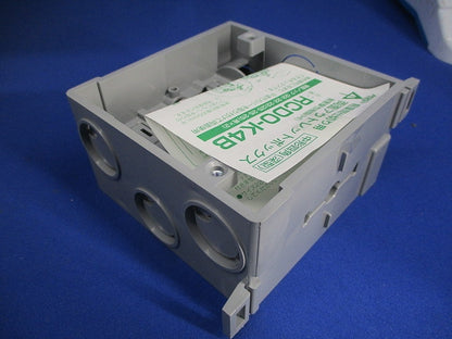 軽量間仕切り用 両面アウトレットボックス(中形四角・深型)」 20個入 RCDO-K4B