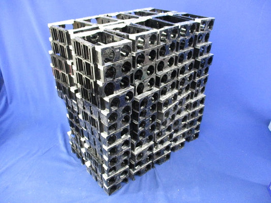 住宅用スイッチボックス(120個入)(キズ・汚れ有) DM82100