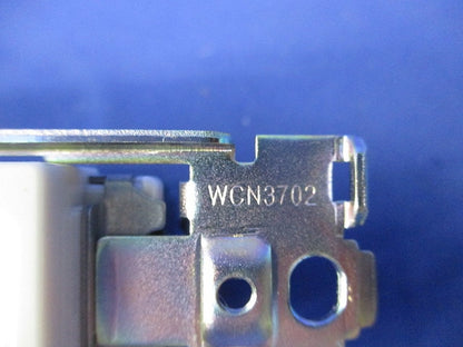 埋込接地ダブルコンセント(横形)(4個入) WF2065