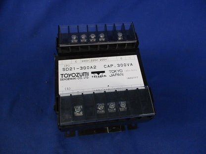 単相複巻トランス SD21-300A2