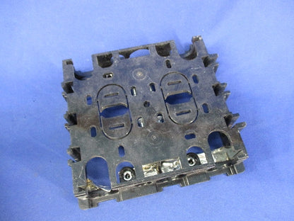 住宅用スイッチボックス浅型2コ用(10個入)(キズ・汚れ有) DM82202