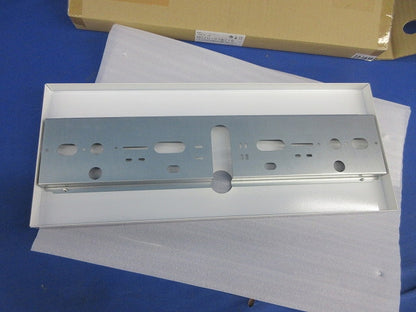 誘導灯用リニューアルプレート 壁直付用 C級 MOYU-07W21B